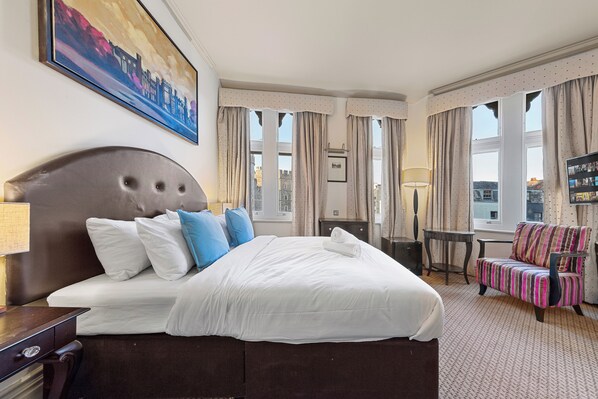 Deluxe double room with castle view. | View from room - Harte and Garter (Windsor)