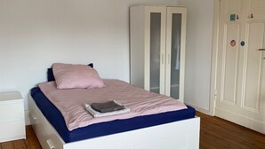 2 Schlafzimmer, Bügeleisen/Bügelbrett, kostenloses WLAN, Bettwäsche