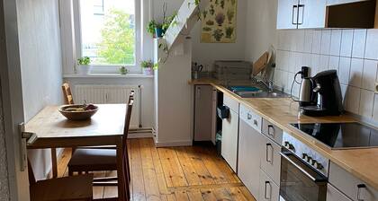 Charming room to share in Alt-Tempelhof