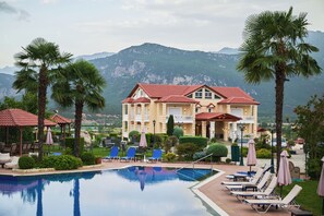 Outdoor pool - Famissi sofita 8 (Kalampaka)