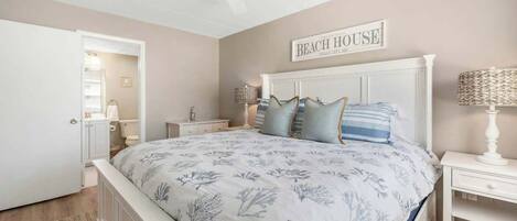 2 bedrooms, travel cot, WiFi, bed sheets