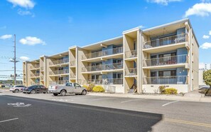 Exterior - Ocean Block-Uptown -Northside Park-Sleeps 6 (Ocean City)