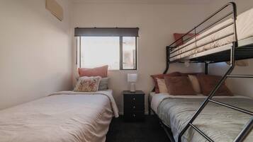 3 bedrooms, WiFi, bed sheets