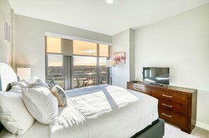 1 bedroom, desk, iron/ironing board, WiFi