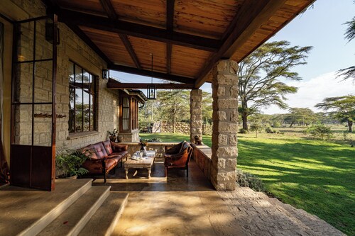 Spacious safari villa with 3 suites, gardens, and wildlife views on Lake Naivasha.