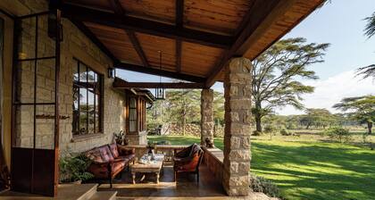 Spacious safari villa with 3 suites, gardens, and wildlife views on Lake Naivasha.