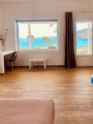 Superior-studiolejlighed - havudsigt | Pengeskab på værelset, individuelt design, individuel indretning