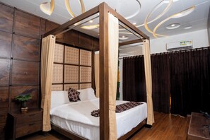 1 bedroom, Egyptian cotton sheets, premium bedding, memory-foam beds - Hotel Grand Sarowar (Chhatrapati Sambhajinagar)