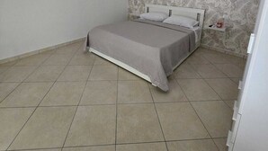 3 chambres, lit parapluie, Wi-Fi gratuit, draps fournis