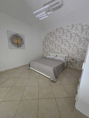 3 slaapkamers, reisbedje, gratis wifi, beddengoed