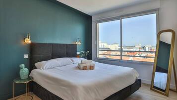 3 chambres, fer et planche à repasser, Wi-Fi, draps fournis