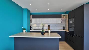 Réfrigérateur, micro-ondes, four, lave-vaisselle