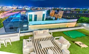 Terrace/patio - The Nashville Playmate Lounge - Hot Tub/Game Room! (Nashville)