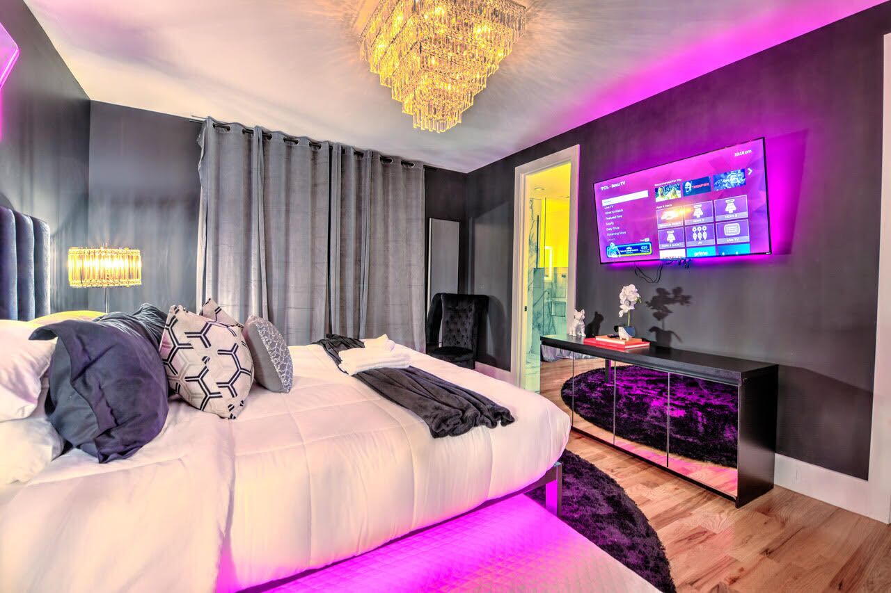 4 habitaciones, tabla de planchar con plancha, wifi y ropa de cama 