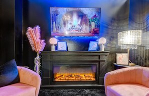 Interior - The Nashville Playmate Lounge - Hot Tub/Game Room! (Nashville)