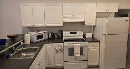 Cozy 2-bedroom apartment close to Canal Bike Trail in wonderful Chesapeake City