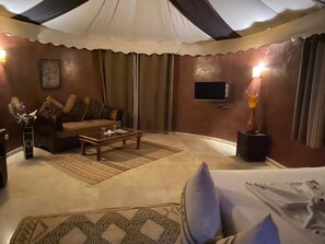 18 soverom, wi-fi og sengetøy