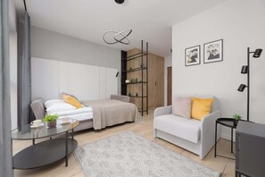 Planxa i posts de planxar, wifi i roba de llit 