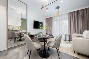 Dining - Woronicza 33A | Practical Studio | Parking (Warszawa)