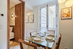 Dining - Superb 2 bedrooms apartment center of Paris (Paris)