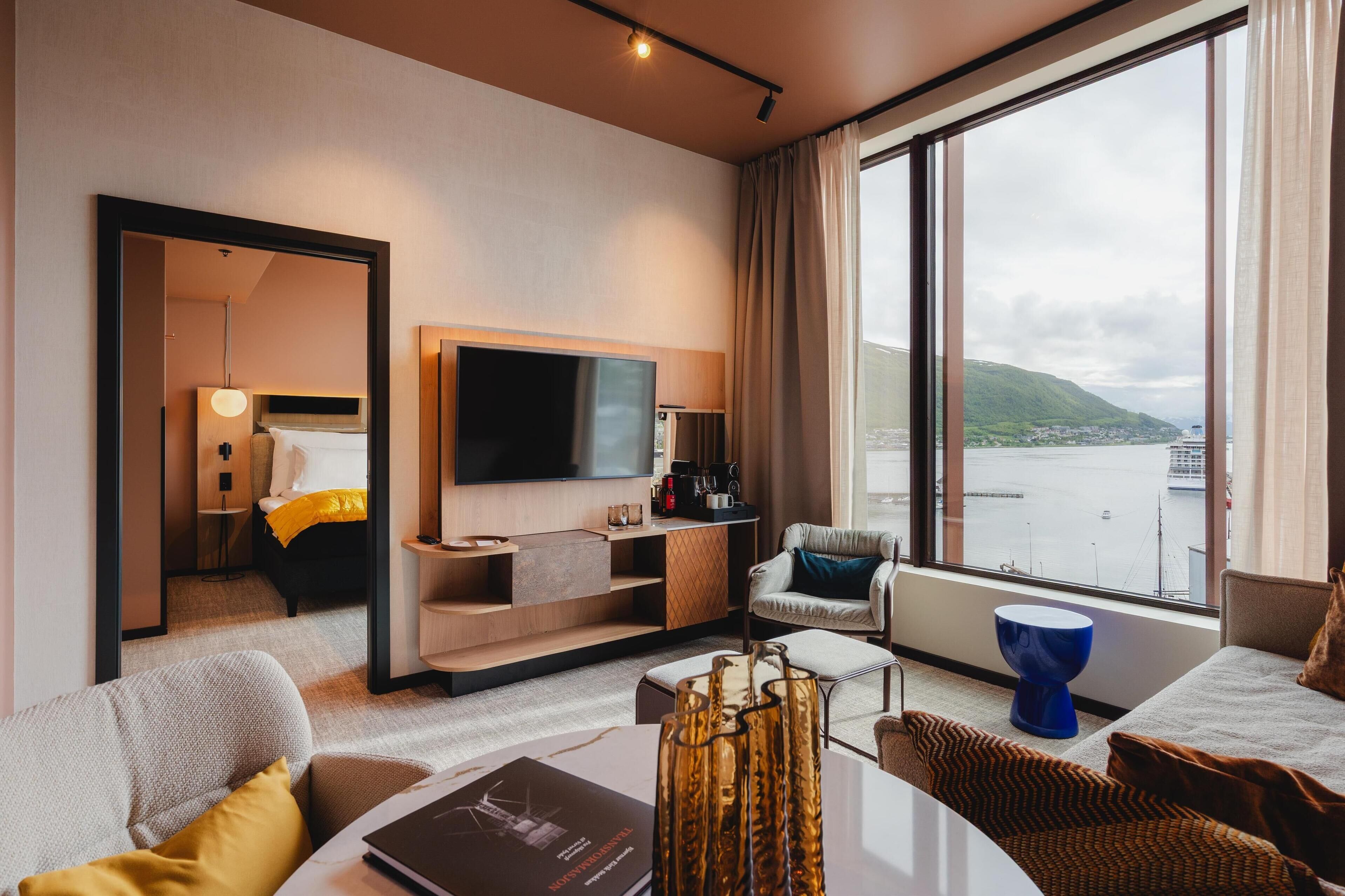 Junior Suite | In-room safe, free WiFi, bed sheets