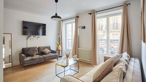 Living area - Sublim Apartment Le Marais Center of Paris (Paris)