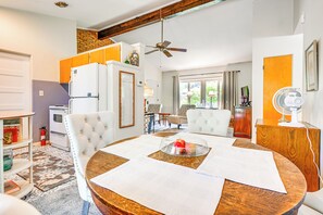 Interior - 3 Mi to Michigan State: Apt w/ Patio in Lansing! (Lansing)