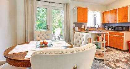 3 Mi to Michigan State: Apt w/ Patio in Lansing!