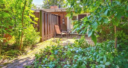 3 Mi to Michigan State: Apt w/ Patio in Lansing!