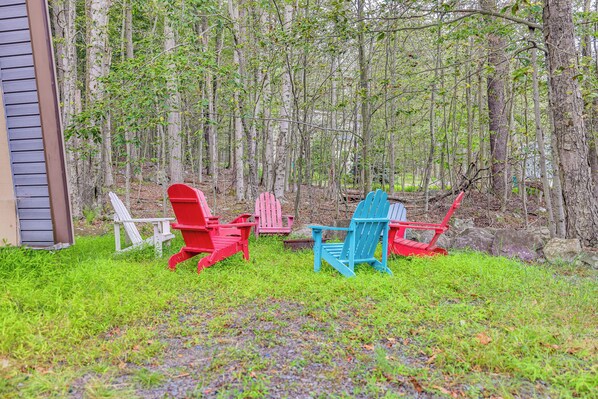 House (3 Bedrooms) | Interior - Wooded Tobyhanna Home w/ Fire Pit & Lake Access! (Tobyhanna)