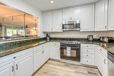 Lakefront Dadeville Villa w/ Deck & Private Dock!