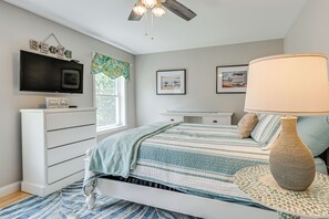 House (3 Bedrooms) | Interior - Square Pond Vacation Rental w/ Boat Dock & View! (Shapleigh)