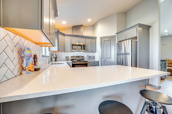 House (3 Bedrooms) | Interior - Charming Home ~ Half-mi to Potholes State Park (Othello)