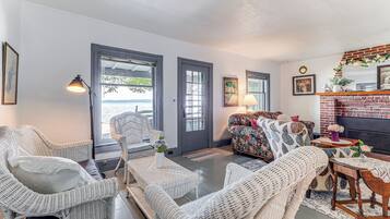 Cottage (4 Bedrooms) | Interior