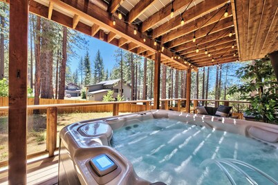 Evergreen Elegance: Boat Parking, Close to Lifts, Lake & Trails