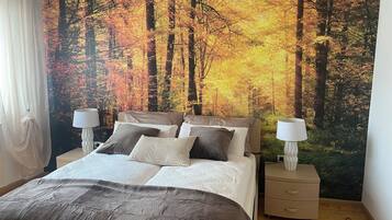 3 bedrooms, iron/ironing board, free WiFi, bed sheets