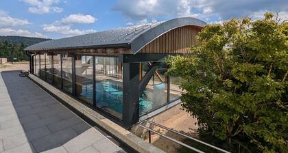 Gßte avec piscine chauffée, spa et vue sur la vallée