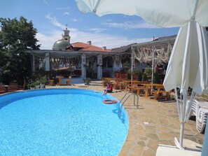 Seasonal outdoor pool - BREEZE Apart Complex (Sveti Vlas)