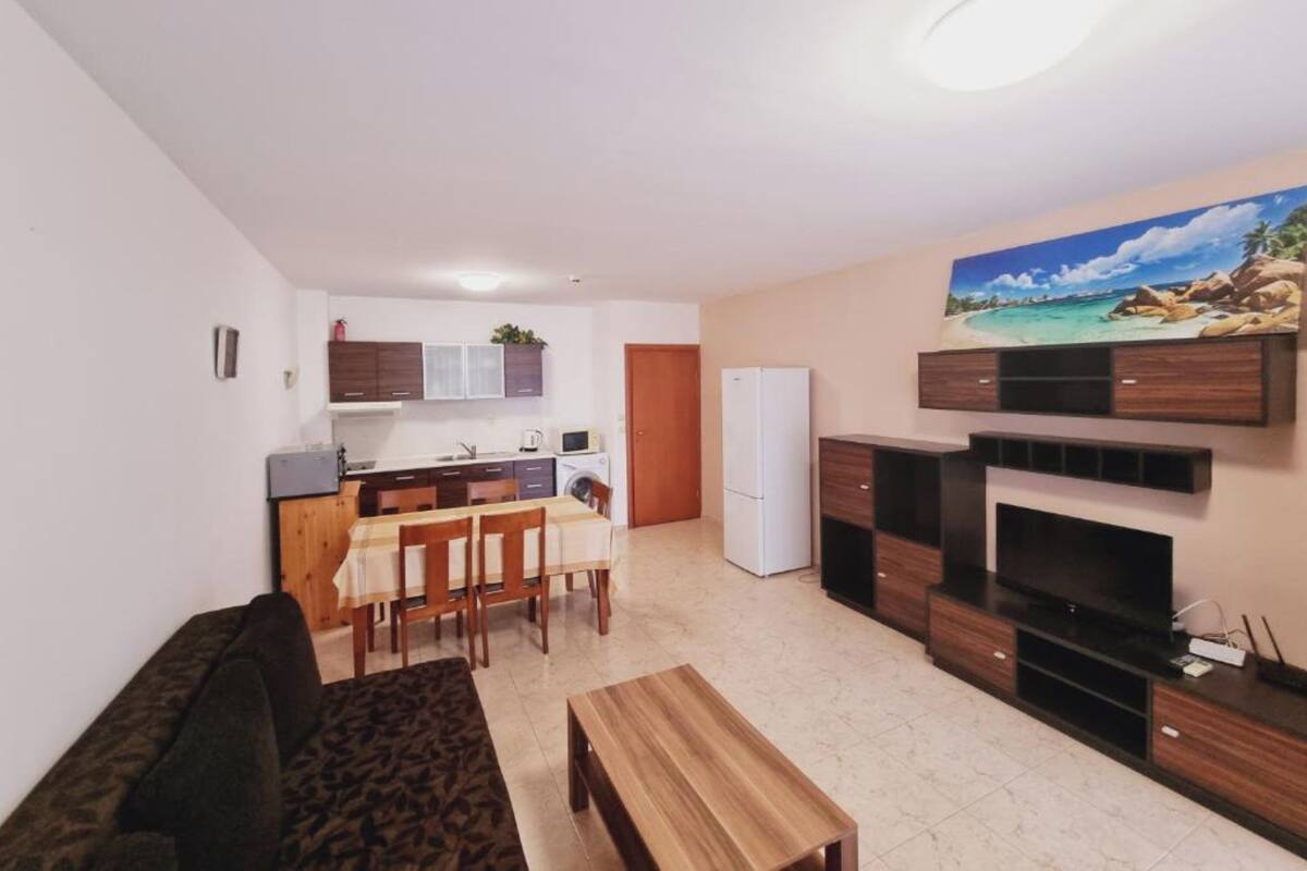 Apartment, 2 Bedrooms | Living room | TV