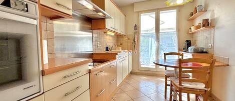 Fridge, microwave, dishwasher