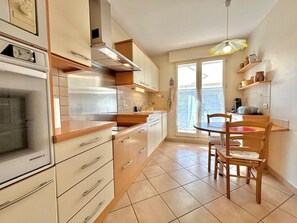 Kühlschrank, Mikrowelle, Geschirrspüler