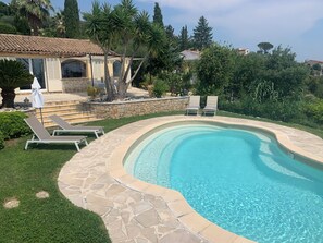 Outdoor pool - Charming villa in wonderful Vence with WiFi, AC (Vence)