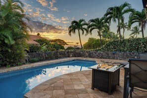 House | Pool