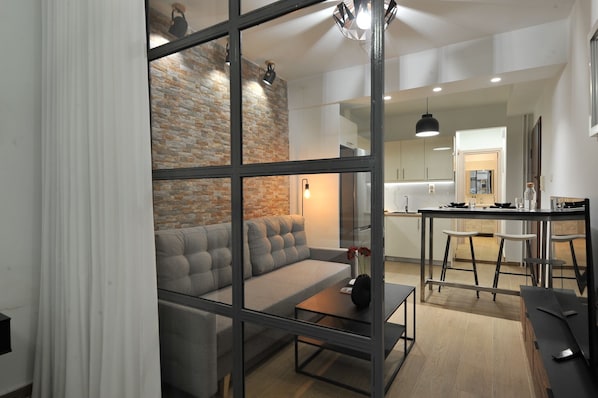 Luxury Apartment | Living area | 32-inch LED TV with digital channels - Alter Ego Apartments (Athens)