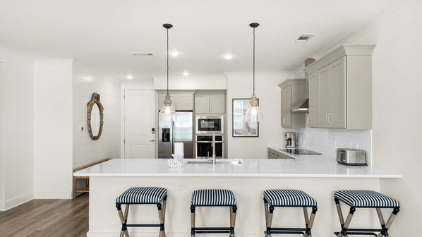 Condo, Multiple Beds, Pool Access, Ocean View | Private kitchen | Fridge, microwave, oven, stovetop - Pinewood30a 123 (Santa Rosa Beach)