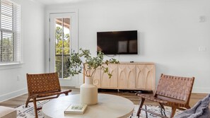 Apartment, Mehrere Betten, Whirlpool, Meerblick | Wohnbereich