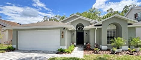 House, 4 Bedrooms | Exterior