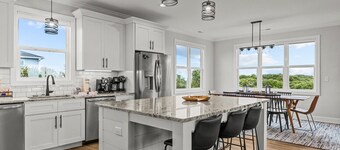 Never Lost 4 Bedroom Home by RedAwning