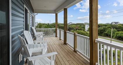 Never Lost 4 Bedroom Home by RedAwning