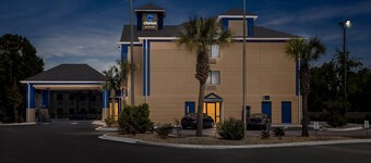 Jesup Inn & Suites